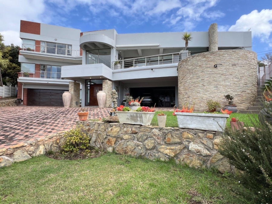 4 Bedroom Property for Sale in Jeffreys Bay Central Eastern Cape